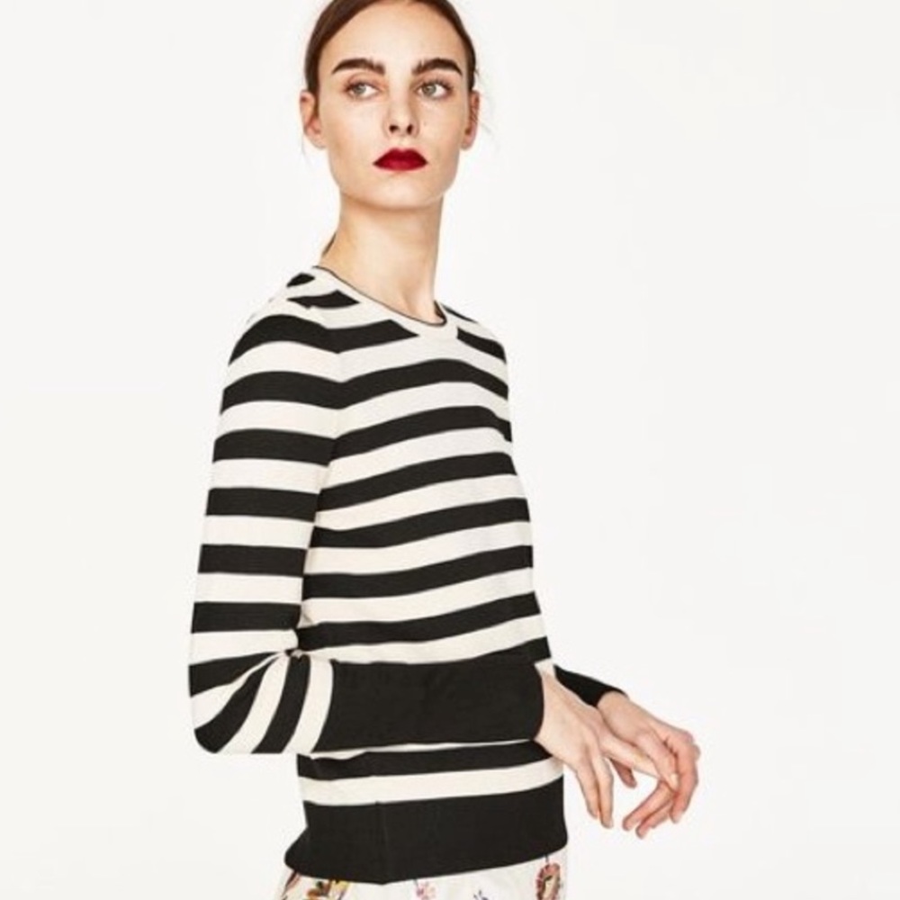 🧡 ZARA Bandage KNIT Black with Ecru Striped Sweater